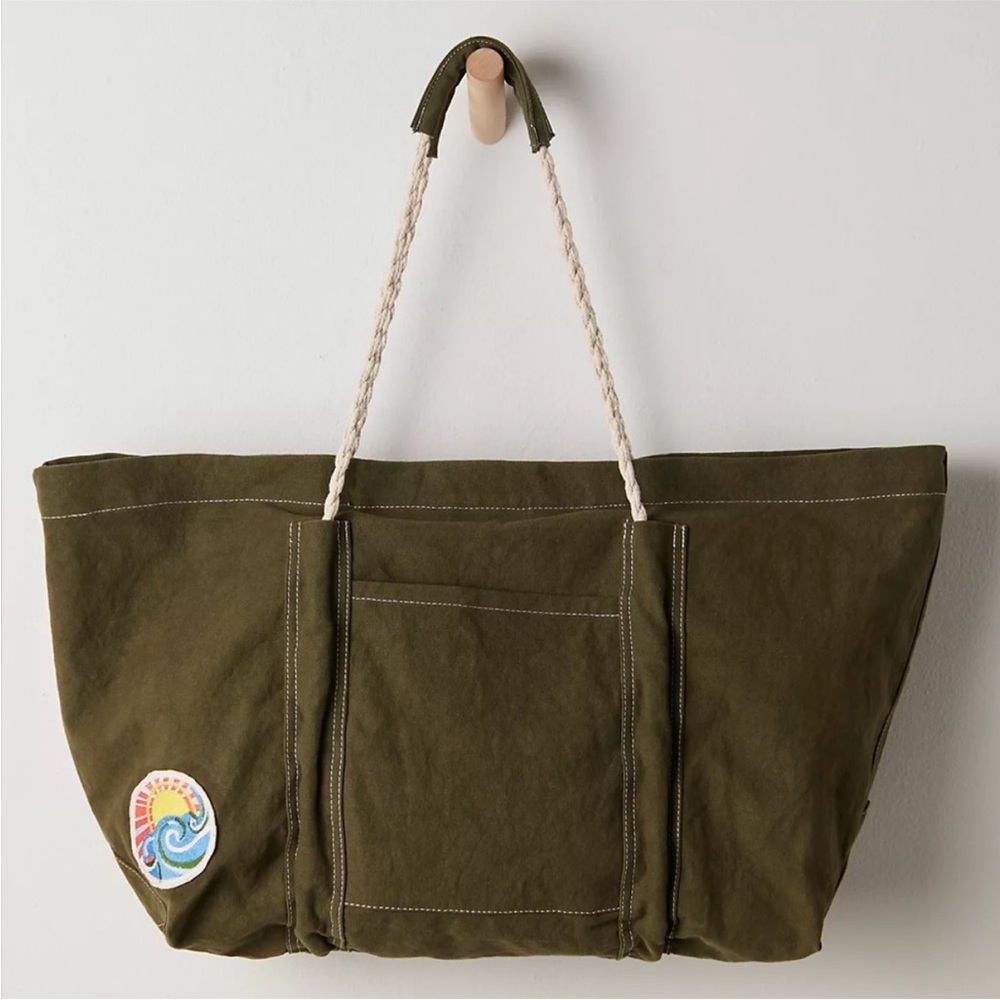 NWT Free People Been There Badge That Tote Bag - Picture 2 of 5
